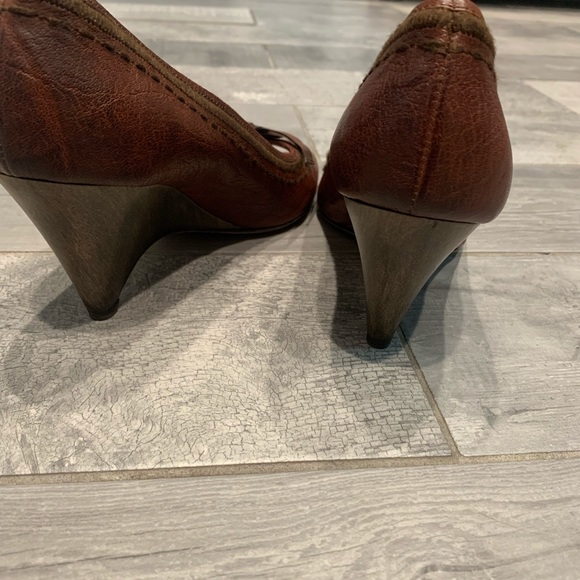 MIU MIU pep toe shoes , immaculate condition, size 40 - Picture 5 of 8